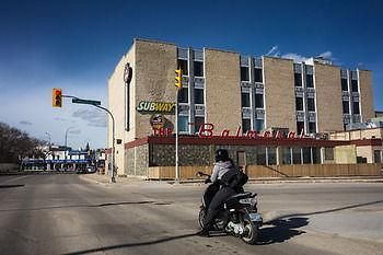 The New Balmoral Hotel Winnipeg Exterior foto
